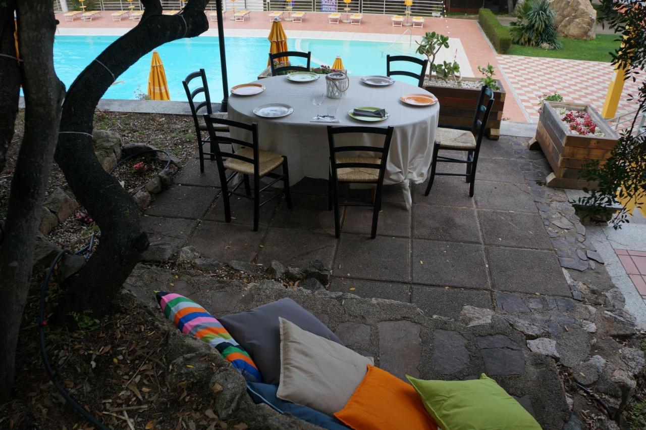 Villaggio Camping Golfo Di Arzachena Каниджоне Екстериор снимка